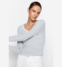 Снимка на Trendyol Gray Striped Ribbed V-Neck Fitted/Situated Long Sleeve Crop Stretch Knitted Blouse