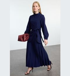 Снимка на Trendyol Navy Blue Crepe Woven Pleat Detailed Dress