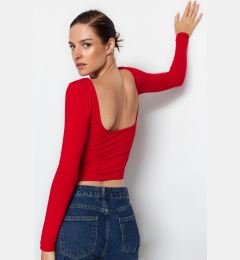 Снимка на Trendyol Red Cotton Stretchy Backless Fitted Blouse