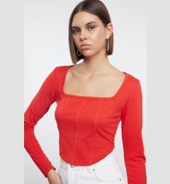 Снимка на Trendyol Red Piping Detailed Square Neck Fitted Crop Interlock Knitted Blouse