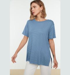 Снимка на Trendyol T-Shirt - Blau - Boyfriend