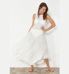 Снимка на Trendyol White Fitted Maxi Knitted Beach Dress